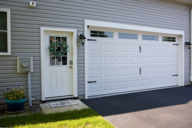 24/7 Emergency Garage Door Panel Replacement experts in Hillsborough, CA